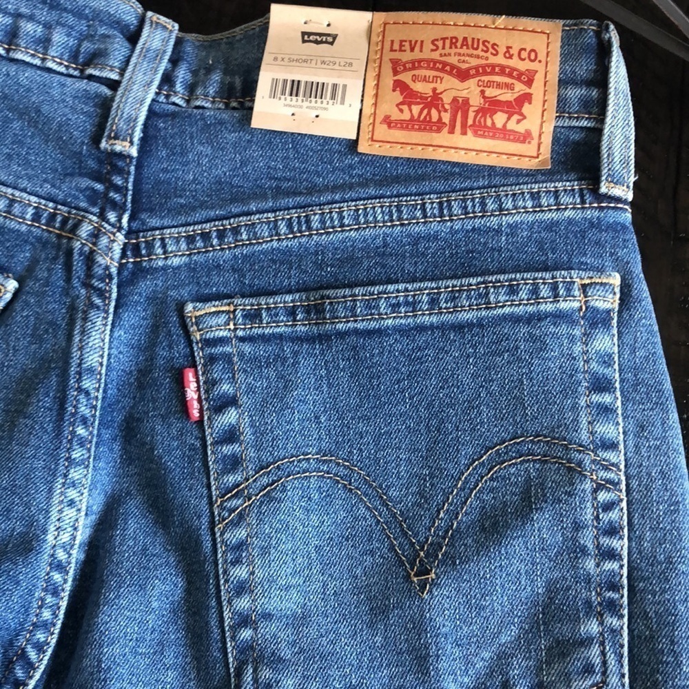 NWT Levi’s Wedgie Straight Leg High Waisted Denim Cropped Short Stretch Size 29 - Picture 7 of 14